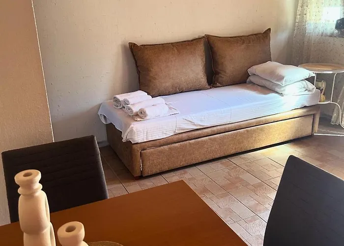 Aparments Elina Apartament *